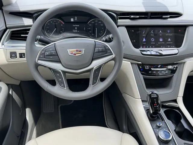new 2025 Cadillac XT5 car, priced at $48,190