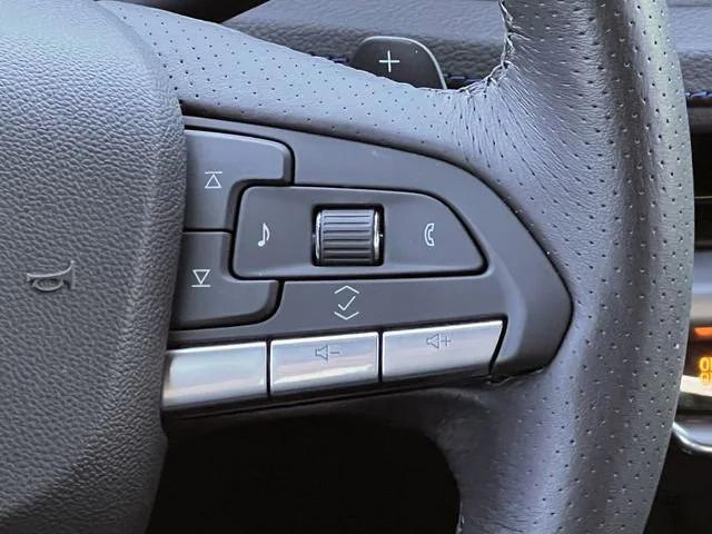 used 2025 Cadillac XT4 car, priced at $43,718