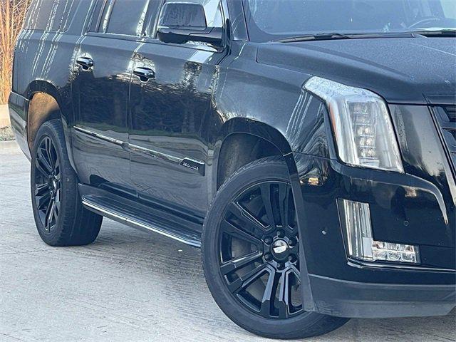 used 2020 Cadillac Escalade ESV car, priced at $34,464