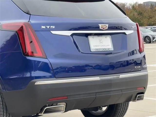 new 2025 Cadillac XT5 car, priced at $45,315