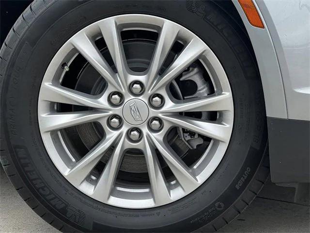 new 2025 Cadillac XT5 car, priced at $45,690