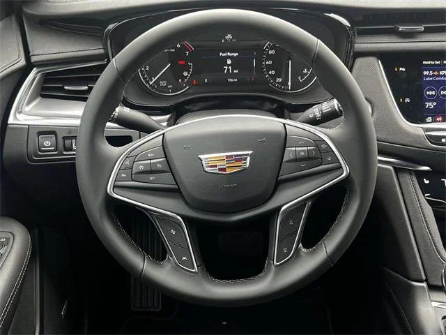 new 2025 Cadillac XT5 car, priced at $45,690