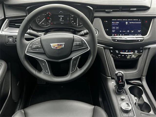 new 2025 Cadillac XT5 car, priced at $45,690