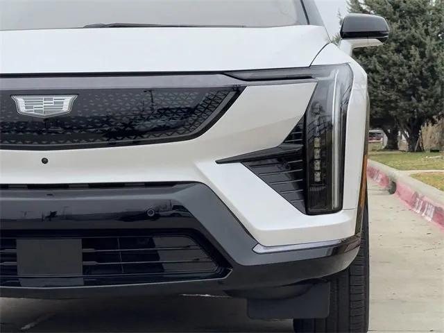 new 2025 Cadillac OPTIQ car, priced at $54,815