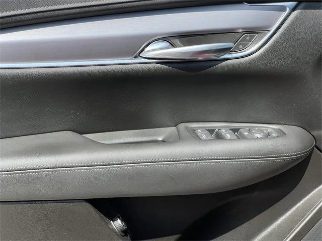 used 2022 Cadillac XT5 car, priced at $24,481