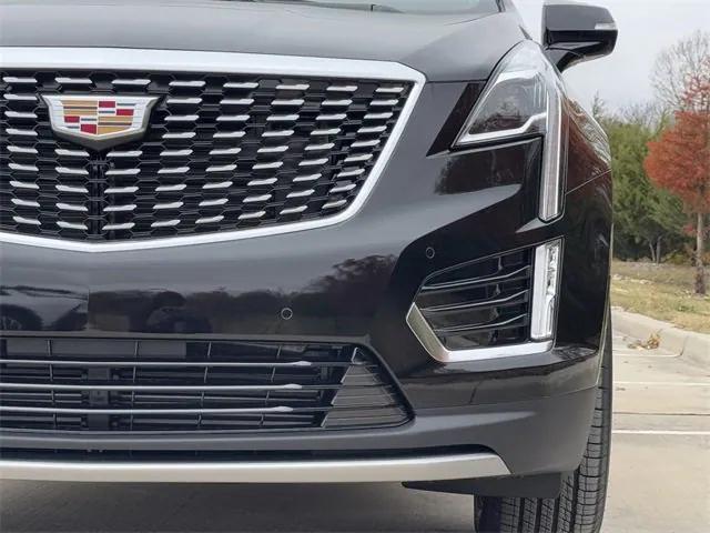 new 2025 Cadillac XT5 car, priced at $53,613