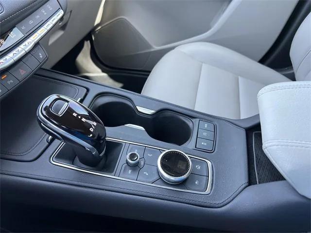 used 2022 Cadillac XT4 car, priced at $28,524
