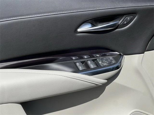 used 2022 Cadillac XT4 car, priced at $28,524