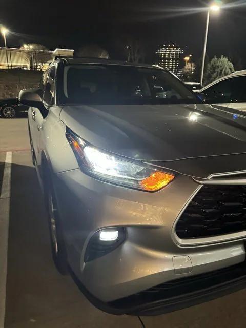 used 2020 Toyota Highlander Hybrid car, priced at $34,843