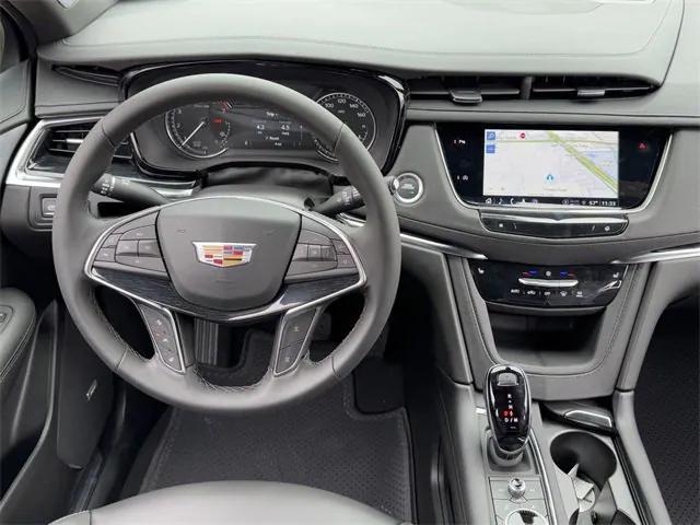 new 2025 Cadillac XT5 car, priced at $51,615