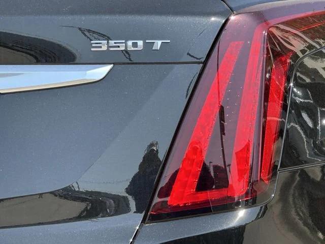 new 2025 Cadillac XT5 car, priced at $51,615