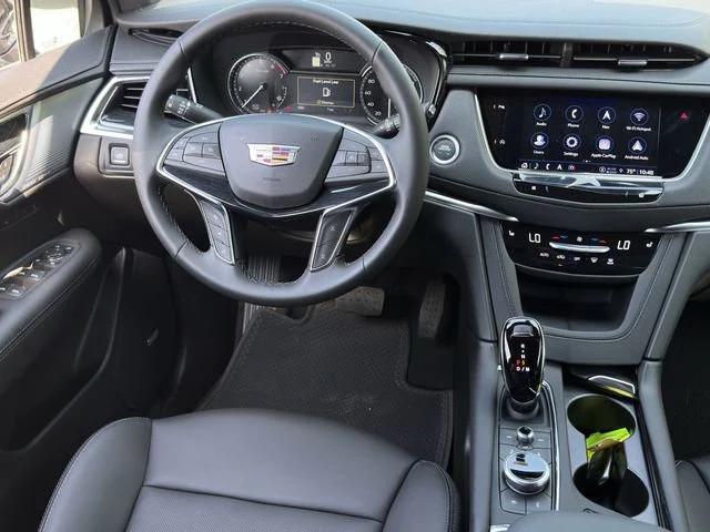 new 2025 Cadillac XT5 car, priced at $51,615
