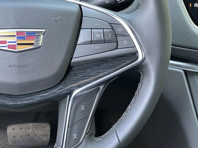new 2025 Cadillac XT5 car, priced at $51,615