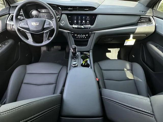 new 2025 Cadillac XT5 car, priced at $51,615