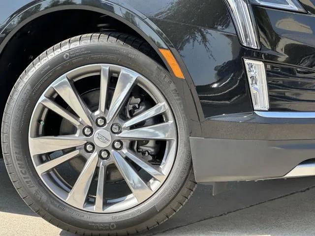 new 2025 Cadillac XT5 car, priced at $51,615