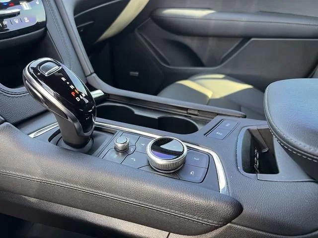 used 2024 Cadillac XT5 car, priced at $33,994