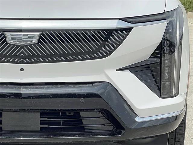 new 2025 Cadillac OPTIQ car, priced at $56,215