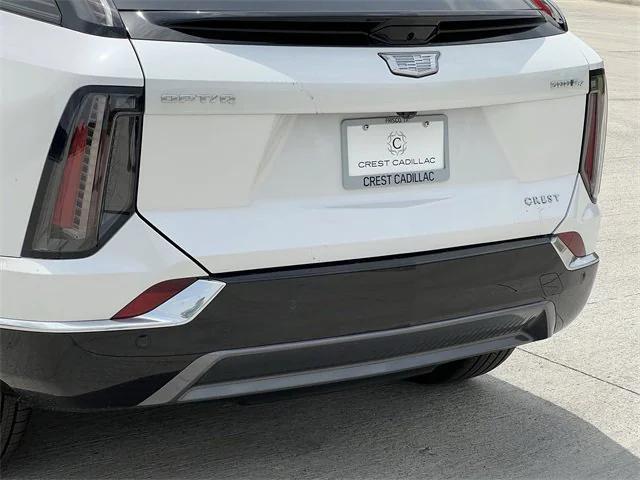 new 2025 Cadillac OPTIQ car, priced at $56,215