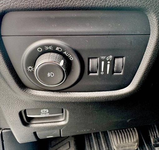 used 2023 Jeep Grand Cherokee car, priced at $34,990