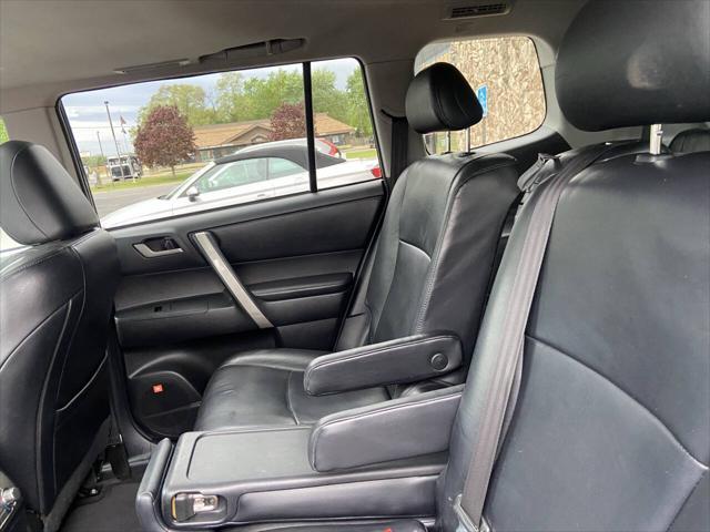 used 2011 Toyota Highlander car, priced at $14,495