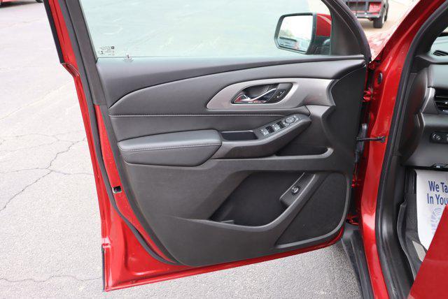 used 2022 Chevrolet Traverse car, priced at $28,990