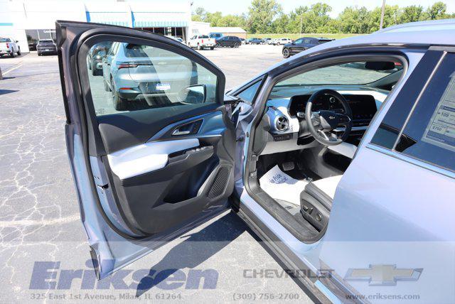 new 2025 Chevrolet Equinox EV car, priced at $38,590