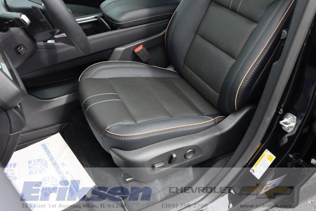 new 2026 Chevrolet Traverse car, priced at $57,215