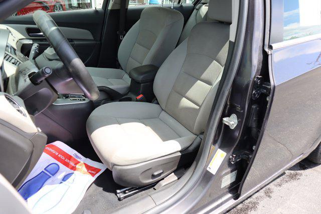 used 2014 Chevrolet Cruze car, priced at $9,990