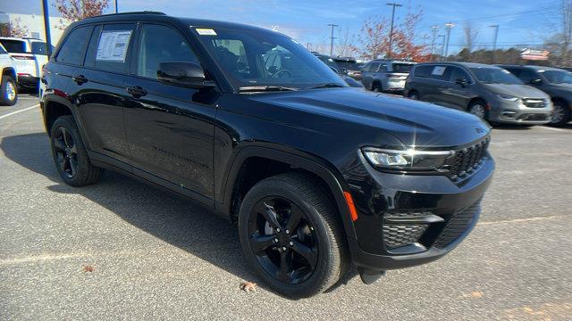 new 2025 Jeep Grand Cherokee car, priced at $39,999