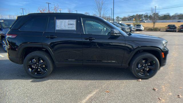 new 2025 Jeep Grand Cherokee car, priced at $39,999