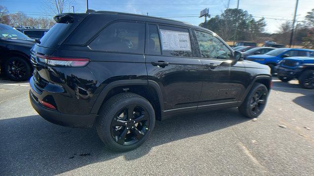 new 2025 Jeep Grand Cherokee car, priced at $39,999