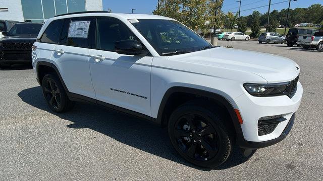 new 2025 Jeep Grand Cherokee car, priced at $47,500