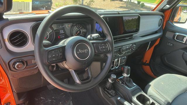 new 2025 Jeep Wrangler car, priced at $45,670