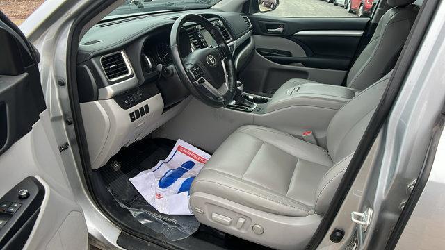 used 2018 Toyota Highlander car, priced at $25,995