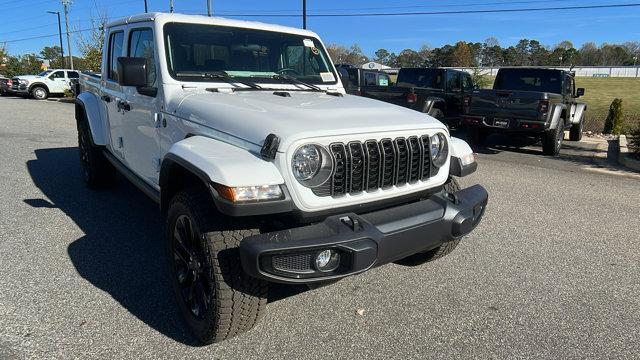 new 2025 Jeep Gladiator car, priced at $37,995