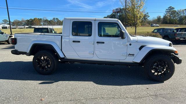 new 2025 Jeep Gladiator car, priced at $37,995