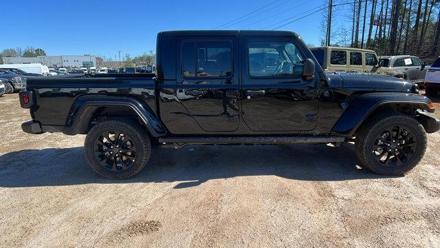 new 2025 Jeep Gladiator car, priced at $38,995