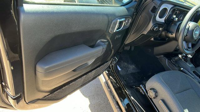 new 2025 Jeep Gladiator car, priced at $38,995