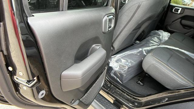 new 2025 Jeep Wrangler car, priced at $47,650