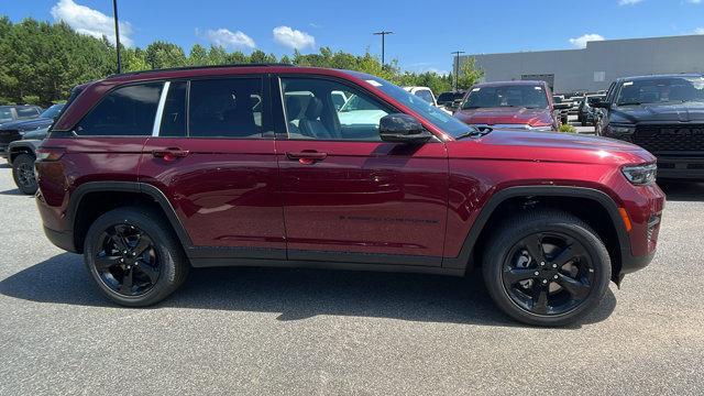 new 2024 Jeep Grand Cherokee car, priced at $38,950