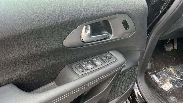 new 2025 Chrysler Pacifica car, priced at $36,650