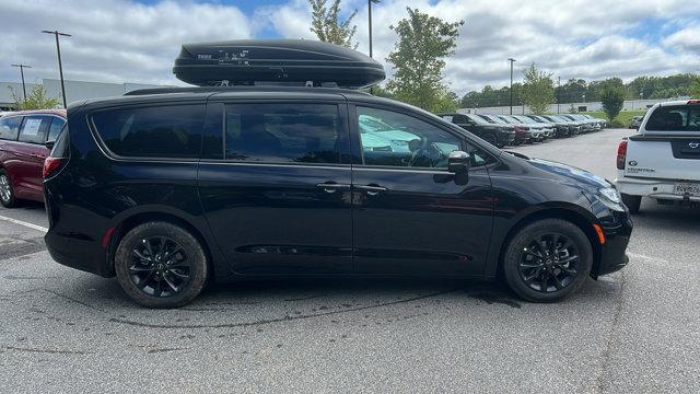 new 2025 Chrysler Pacifica car, priced at $36,650
