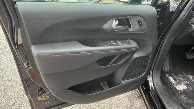 new 2025 Chrysler Pacifica car, priced at $36,650