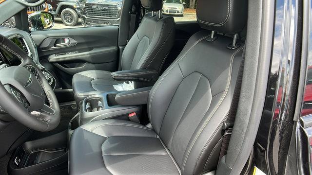 new 2025 Chrysler Pacifica car, priced at $36,650