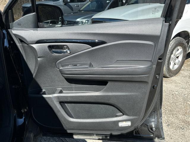 used 2022 Honda Pilot car, priced at $33,900