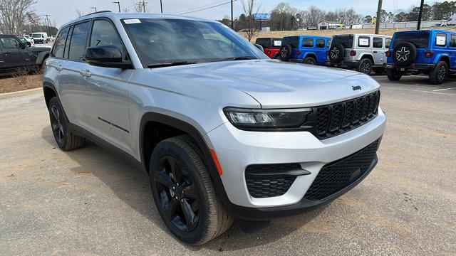 new 2024 Jeep Grand Cherokee car, priced at $42,175