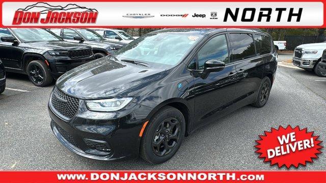 used 2023 Chrysler Pacifica Hybrid car, priced at $29,995