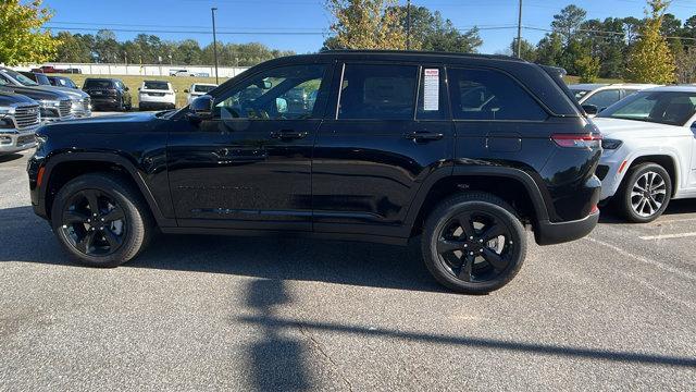 new 2025 Jeep Grand Cherokee car, priced at $48,995