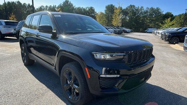 new 2025 Jeep Grand Cherokee car, priced at $48,995