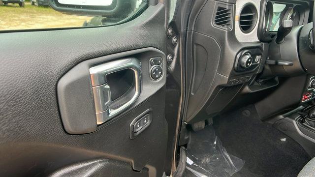 new 2025 Jeep Gladiator car, priced at $51,780